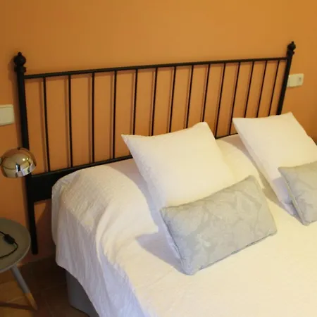 Castell De Ceuro. Rural Aparthotel *
