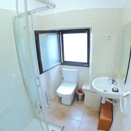 Aparthotel Castell De Ceuro. Rural