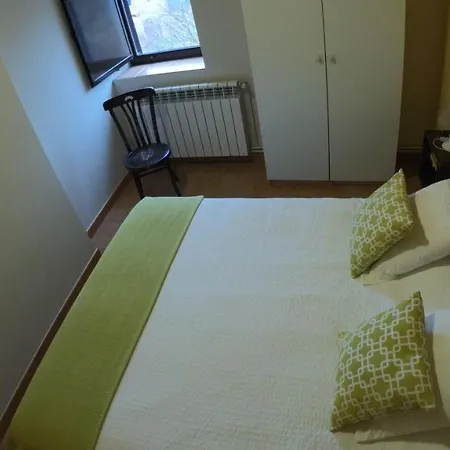 Aparthotel Castell De Ceuro. Rural