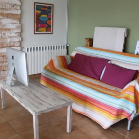 Aparthotel Castell De Ceuro. Rural